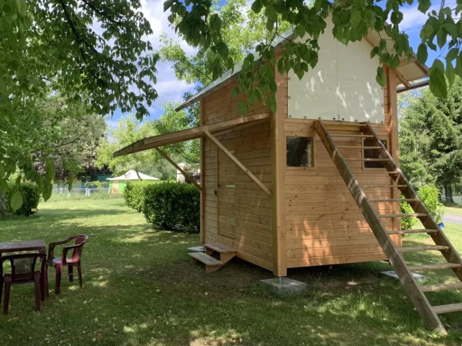 Camping Pas Cher vous présente avec son site Officiel campingpascher.fr, le Camping Le Saillet classé 3 étoiles, situé sur la commune de Lestelle Betharram dans le département Pyrénées-atlantiques (Aquitaine) en France. Le camping Le Saillet vous propose un hébergement de type hébergement insolite de 5 m². L'établissement vous propose 8 autres types d'hébergements. Découvrez tous nos séjours à petits prix dans la commune et aux alentours de Lestelle Betharram du département : Pyrénées-atlantiques (Aquitaine). Les Avis clients pour le Camping Le Saillet sont excellents avec une note moyenne de 9 sur 10. Piscine extérieure, Animation enfants, Aire de jeux enfants, Canoë-kayak, Centre équestre, Court de tennis, Cyclisme, Golf, Ping-pong, Pétanque, Rafting, Randonnée, Skatepark, Terrain de football, Terrain de volley-ball, Bar, Bureau de tabac, Dépôt de pain, Plats à emporter, Snack/Bar, Supermarché, Épicerie,... En savoir plus : cliquez-ICI.