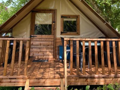 Cliquez pour découvrir toutes les photos de l'HÉBERGEMENT ! tente en toile et bois - Le Saillet photo 2