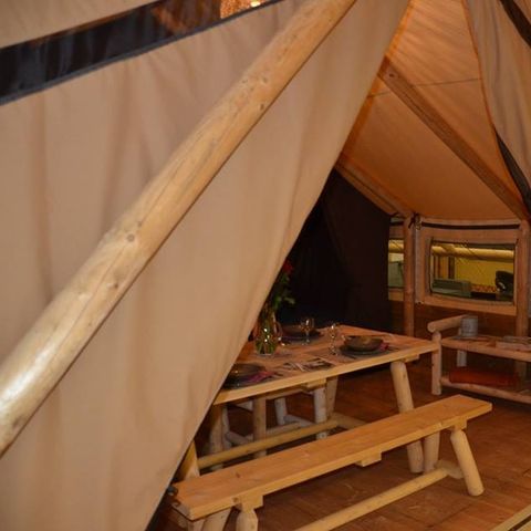 tente en toile et bois - Les Pommiers Des 3 Pays photo 2