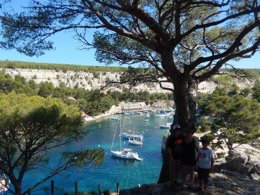 Camping Pas Cher vous présente avec son site Officiel campingpascher.fr, le Camping Lou Pantai classé 3 étoiles, situé sur la commune de Le Pradet dans le département Var (Provence Alpes Côte D'azur) en France. Le camping Lou Pantai vous propose un hébergement de type mobil-home de 33 m² pour 6 personnes avec climatisation (télévision). L'établissement vous propose 9 autres types d'hébergements. Découvrez tous nos séjours à petits prix dans la commune et aux alentours de Le Pradet du département : Var (Provence Alpes Côte D'azur). Les Avis clients pour le Camping Lou Pantai sont excellents avec une note moyenne de 8 sur 10. Mer, Piscine chauffée, Piscine extérieure, Aire de jeux enfants, Baby-foot, Ping-pong, Snack/Bar, Épicerie,... En savoir plus : cliquez-ICI.