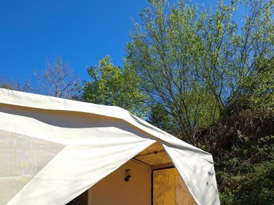 Cliquez pour découvrir toutes les photos de l'HÉBERGEMENT ! bungalow toilé - Locronan photo 3