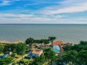Camping Pas Cher vous présente avec son site Officiel campingpascher.fr, le Camping L'Hermitage Des Dunes classé 3 étoiles, situé sur la commune de Les Moutiers En Retz dans le département Loire-atlantique (Pays De La Loire) en France. Le camping L'Hermitage Des Dunes vous propose un hébergement de type mobil-home de 30 m² pour 4 personnes (télévision). L'établissement vous propose 8 autres types d'hébergements. Découvrez tous nos séjours à petits prix dans la commune et aux alentours de Les Moutiers En Retz du département : Loire-atlantique (Pays De La Loire). Les Avis clients pour le Camping L'Hermitage Des Dunes sont excellents avec une note moyenne de 8 sur 10. Mer, Piscine chauffée, Piscine couverte, Animation enfants, Animations familiales, Aire de jeux enfants, Baby-foot, Canoë-kayak, Cyclisme, Golf, Planche à voile, Randonnée, Trampoline, Voile, Bar, Dépôt de pain, Food truck, Plats à emporter, Supermarché, Épicerie,... En savoir plus : cliquez-ICI.
