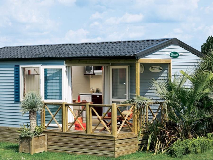 Camping Pas Cher vous présente avec son site Officiel campingpascher.fr, le Camping Bon Port classé 4 étoiles, situé sur la commune de Lunel dans le département Hérault (Languedoc Roussillon) en France. Le camping Bon Port, vous présente un hébergement de type mobil-home de 29 m² pour 1 personne avec climatisation et télévision. Le camping Bon Port vous propose du sam. 05 septembre au sam. 12 septembre 2026, en promotion à -26% pour 7 nuits à 330,01 € au lieu de 450,0 € soit une Économie de 119,99 €. Cette location propose 24 dates différentes pour réserver votre séjour. Découvrez également les 19 autres gammes d'hébergements du camping. Les Avis clients pour le Camping Bon Port sont excellents avec une note moyenne de 8 sur 10. Piscine chauffée, Piscine extérieure, Animations familiales, Club enfants, Aire de jeux enfants, Baby-foot, Canoë-kayak, Centre équestre, Flipper, Jet-ski, Ping-pong, Plongée, Pétanque, Randonnée, Structure gonflable enfants, Terrain de football, Terrain multisports, Voile, Bar, Dépôt de pain, Pizzeria, Plats à emporter, Restaurant, Station-service, Supermarché, Épicerie,... En savoir plus : cliquez-ICI.