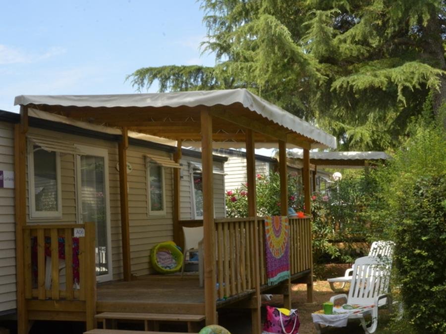 Camping Pas Cher vous présente avec son site Officiel campingpascher.fr, le Camping Bon Port classé 4 étoiles, situé sur la commune de Lunel dans le département Hérault (Languedoc Roussillon) en France. Le camping Bon Port, vous présente un hébergement de type mobil-home. Le camping Bon Port vous propose du sam. 06 juin au sam. 13 juin 2026 pour 7 nuits à 390€. Cette location propose 1 dates différentes pour réserver votre séjour. Découvrez également les 19 autres gammes d'hébergements du camping. Les Avis clients pour le Camping Bon Port sont excellents avec une note moyenne de 8 sur 10. Piscine chauffée, Piscine extérieure, Animations familiales, Club enfants, Aire de jeux enfants, Baby-foot, Canoë-kayak, Centre équestre, Flipper, Jet-ski, Ping-pong, Plongée, Pétanque, Randonnée, Structure gonflable enfants, Terrain de football, Terrain multisports, Voile, Bar, Dépôt de pain, Pizzeria, Plats à emporter, Restaurant, Épicerie,... En savoir plus : cliquez-ICI.