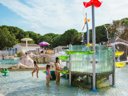 Camping Pas Cher vous présente avec son site Officiel campingpascher.fr, le Camping Bon Port classé 4 étoiles, situé sur la commune de Lunel dans le département Hérault (Languedoc Roussillon) en France. Le camping Bon Port vous propose un hébergement de type mobil-home de 30 m² pour 2 personnes avec climatisation (télévision). L'établissement vous propose 16 autres types d'hébergements. Découvrez tous nos séjours à petits prix dans la commune et aux alentours de Lunel du département : Hérault (Languedoc Roussillon). Les Avis clients pour le Camping Bon Port sont excellents avec une note moyenne de 8 sur 10. Piscine chauffée, Piscine extérieure, Animations familiales, Club enfants, Aire de jeux enfants, Baby-foot, Canoë-kayak, Centre équestre, Flipper, Jet-ski, Ping-pong, Plongée, Pétanque, Randonnée, Structure gonflable enfants, Terrain de football, Terrain multisports, Voile, Bar, Dépôt de pain, Pizzeria, Plats à emporter, Restaurant, Station-service, Supermarché, Épicerie,... En savoir plus : cliquez-ICI.