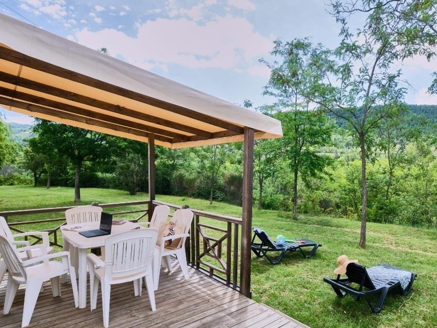 Camping Pas Cher vous présente avec son site Officiel campingpascher.fr, le Camping Ludo Parc Pausado classé 3 étoiles, situé sur la commune de Lussas dans le département Ardèche (Rhône Alpes) en France. Le camping Ludo Parc Pausado, vous présente un hébergement de type mobil-home de 34 m² pour 6 personnes avec climatisation et télévision. Le camping Ludo Parc Pausado vous propose du vendredi 28 août au vendredi 04 septembre 2026, en promotion à -1% pour 7 nuits à 510 € au lieu de 520,0 € soit une Économie de 10 €. Cette location propose 48 dates différentes pour réserver votre séjour. Découvrez également les 20 autres gammes d'hébergements du camping. Les Avis clients pour le Camping Ludo Parc Pausado sont excellents avec une note moyenne de 8 sur 10. Piscine chauffée, Piscine extérieure, Animations familiales, Club enfants, Aire de jeux enfants, Baby-foot, Flipper, Ping-pong, Piscine, Pétanque, Terrain de volley-ball, Bar, Dépôt de pain, Restaurant, Épicerie,... En savoir plus : cliquez-ICI.