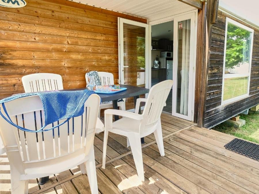 Camping Pas Cher vous présente avec son site Officiel campingpascher.fr, le Camping Ludo Parc Pausado classé 3 étoiles, situé sur la commune de Lussas dans le département Ardèche (Rhône Alpes) en France. Le camping Ludo Parc Pausado, vous présente un hébergement de type mobil-home de 30 m² pour 4 personnes avec climatisation. Le camping Ludo Parc Pausado vous propose du mercredi 26 août au mercredi 02 septembre 2026, en promotion à -1% pour 7 nuits à 499,63 € au lieu de 505,0 € soit une Économie de 5,37 €. Cette location propose 46 dates différentes pour réserver votre séjour. Découvrez également les 20 autres gammes d'hébergements du camping. Les Avis clients pour le Camping Ludo Parc Pausado sont excellents avec une note moyenne de 8 sur 10. Piscine chauffée, Piscine extérieure, Animations familiales, Club enfants, Aire de jeux enfants, Baby-foot, Flipper, Ping-pong, Piscine, Pétanque, Terrain de volley-ball, Bar, Dépôt de pain, Restaurant, Épicerie,... En savoir plus : cliquez-ICI.