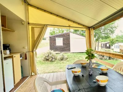 Cliquez pour découvrir toutes les photos de l'HÉBERGEMENT ! tente en toile et bois - Ludo Parc Pausado photo 2