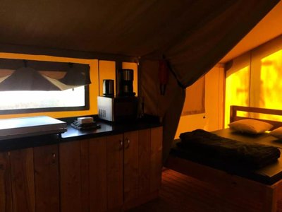 Cliquez pour découvrir toutes les photos de l'HÉBERGEMENT ! tente en toile et bois - Ludo Parc Pausado photo 3