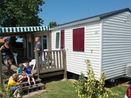 Camping Pas Cher vous présente avec son site Officiel campingpascher.fr, le Camping Le Bel Air classé 5 étoiles, situé sur la commune de Les Sables D'olonne dans le département Vendée (Pays De La Loire) en France. Le camping Le Bel Air, vous présente un hébergement de type mobil-home de 32 m² pour 2 personnes et télévision. Le camping Le Bel Air vous proposeun séjour PAS CHER avec une REMISEdu sam. 10 octobre au sam. 17 octobre 2026, en promotion à -52% pour 7 nuits à 209 € au lieu de 441,0 € soit une Économie de 232 €. Cette location propose 24 dates différentes pour réserver votre séjour. Découvrez également les 10 autres gammes d'hébergements du camping. Les Avis clients pour le Camping Le Bel Air sont excellents avec une note moyenne de 8 sur 10. Parc aquatique, Piscine couverte, Piscine extérieure, Club ados, Club enfants, Aire de jeux enfants, Baby-foot, Centre équestre, Cyclisme, Golf, Ping-pong, Piscine, Planche à voile, Pétanque, Salle de fitness, Terrain de volley-ball, Terrain multisports, Bar, Brasserie, Dépôt de pain, Plats à emporter, Snack/Bar, Supermarché, Épicerie,... En savoir plus : cliquez-ICI.