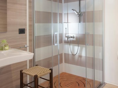 Cliquez pour découvrir toutes les photos de l'HÉBERGEMENT ! mobil-home - Villaggio Turistico Maderno photo 12