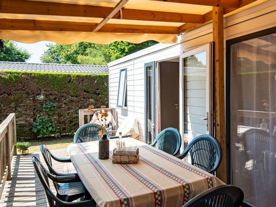 Camping Pas Cher vous présente avec son site Officiel campingpascher.fr, le Camping Club Le Trianon 5* - MS VACANCES classé 5 étoiles, situé sur la commune de Les Sables D'olonne dans le département Vendée (Pays De La Loire) en France. Le camping Club Le Trianon 5* - MS VACANCES vous propose un hébergement de type mobil-home de 32 m² pour 6 personnes (télévision). L'établissement vous propose 24 autres types d'hébergements. Découvrez tous nos séjours à petits prix dans la commune et aux alentours de Les Sables D'olonne du département : Vendée (Pays De La Loire). Les Avis clients pour le Camping Club Le Trianon 5* - MS VACANCES sont excellents avec une note moyenne de 8 sur 10. MerÉtang, Parc aquatique, Piscine couverte, Piscine extérieure, Animations familiales, Club ados, Club enfants, Centre équestre, Court de padel en extérieur, Court de tennis, Cyclisme, Golf, Parcours sportif, Ping-pong, Pétanque, Randonnée, Salle de fitness, Sports nautiques, Terrain multisports, Tir à l’arc, Bar, Dépôt de pain, Plats à emporter, Restaurant, Snack/Bar, Supermarché, Épicerie,... En savoir plus : cliquez-ICI.