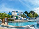 Camping Pas Cher vous présente avec son site Officiel campingpascher.fr, le Camping Club Le Trianon 5* - MS VACANCES classé 5 étoiles, situé sur la commune de Les Sables D'olonne dans le département Vendée (Pays De La Loire) en France. Le camping Club Le Trianon 5* - MS VACANCES vous propose un hébergement de type mobil-home de 27 m² pour 5 personnes (télévision). L'établissement vous propose 24 autres types d'hébergements. Découvrez tous nos séjours à petits prix dans la commune et aux alentours de Les Sables D'olonne du département : Vendée (Pays De La Loire). Les Avis clients pour le Camping Club Le Trianon 5* - MS VACANCES sont excellents avec une note moyenne de 8 sur 10. MerÉtang, Parc aquatique, Piscine couverte, Piscine extérieure, Animations familiales, Club ados, Club enfants, Centre équestre, Court de padel en extérieur, Court de tennis, Cyclisme, Golf, Parcours sportif, Ping-pong, Pétanque, Randonnée, Salle de fitness, Sports nautiques, Terrain multisports, Tir à l’arc, Bar, Dépôt de pain, Plats à emporter, Restaurant, Snack/Bar, Supermarché, Épicerie,... En savoir plus : cliquez-ICI.