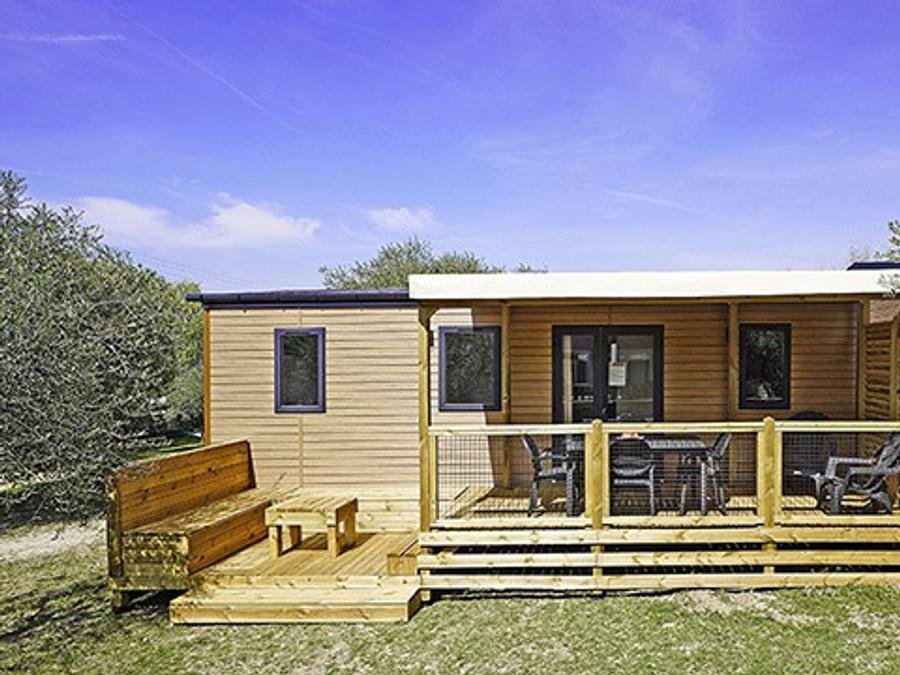 Camping Pas Cher vous présente avec son site Officiel campingpascher.fr, le Établissement Club Del Sole Vigna Sul Mar Family Collection, situé sur la commune de Lido Di Pomposa dans le département Ferrare (Emilia-romagna) en Italie. L'établissement Club Del Sole Vigna Sul Mar Family Collection vous propose un hébergement de type mobil-home. L'établissement vous propose 10 autres types d'hébergements. Découvrez tous nos séjours à petits prix dans la commune et aux alentours de Lido Di Pomposa du département : Ferrare (Emilia-romagna).... En savoir plus : cliquez-ICI.