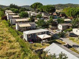 Camping Pas Cher vous présente avec son site Officiel campingpascher.fr, le Camping Flower Provence Vallée classé 3 étoiles, situé sur la commune de Manosque dans le département Alpes-de-haute-provence (Provence Alpes Côte D'azur) en France. Le camping Flower Provence Vallée, vous présente un hébergement de type tente en toile et bois. Le camping Flower Provence Vallée vous propose du sam. 27 juin au sam. 04 juillet 2026 pour 7 nuits à 252€. Cette location propose 30 dates différentes pour réserver votre séjour. Découvrez également les 15 autres gammes d'hébergements du camping. Les Avis clients pour le Camping Flower Provence Vallée sont excellents avec une note moyenne de 9 sur 10. Lac, Piscine chauffée, Piscine extérieure, Animations familiales, Club ados, Club enfants, Aire de jeux enfants, Canoë-kayak, Centre équestre, Cyclisme, Golf, Paddle, Ping-pong, Pétanque, Randonnée, Structure gonflable enfants, Terrain de football, Terrain de volley-ball, Bar, Boulangerie, Dépôt de pain, Food truck, Plats à emporter, Supermarché, Épicerie,... En savoir plus : cliquez-ICI.