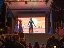 Camping Pas Cher vous présente avec son site Officiel campingpascher.fr, le Camping Sènia Tucan classé 4 étoiles, situé sur la commune de Lloret Del Mar dans le département Gérone (Catalogne) en Espagne. Le camping Sènia Tucan, vous présente un hébergement de type chalet de 32 m² avec climatisation. Le camping Sènia Tucan vous proposeun séjour PAS CHER avec une REMISEdu sam. 25 avril au sam. 02 mai 2026, en promotion à -50% pour 7 nuits à 276,50 € au lieu de 553,0 € soit une Économie de 276,50 €. Cette location propose 112 dates différentes pour réserver votre séjour. Découvrez également les 8 autres gammes d'hébergements du camping. Les Avis clients pour le Camping Sènia Tucan sont de 7 sur 10. Parc aquatique, Piscine extérieure, Animations familiales, Club enfants, Aire de jeux enfants, Baby-foot, Canoë-kayak, Centre équestre, Court de tennis, Golf, Ping-pong, Piscine, Pétanque, Salle de fitness, Terrain de beach-volley, Terrain de football, Terrain multisports, Trampoline, Bar, Dépôt de pain, Pizzeria, Restaurant, Snack/Bar,... En savoir plus : cliquez-ICI.