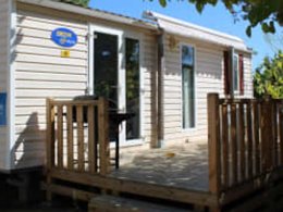 Camping Pas Cher vous présente avec son site Officiel campingpascher.fr, le Camping Sènia Tucan classé 4 étoiles, situé sur la commune de Lloret Del Mar dans le département Gérone (Catalogne) en Espagne. Le camping Sènia Tucan, vous présente un hébergement de type mobil-home de 32 m² avec climatisation. Le camping Sènia Tucan vous proposeun séjour PAS CHER avec une REMISEdu sam. 25 avril au sam. 02 mai 2026, en promotion à -50% pour 7 nuits à 276,50 € au lieu de 553,0 € soit une Économie de 276,50 €. Cette location propose 129 dates différentes pour réserver votre séjour. Découvrez également les 8 autres gammes d'hébergements du camping. Les Avis clients pour le Camping Sènia Tucan sont de 7 sur 10. Parc aquatique, Piscine extérieure, Animations familiales, Club enfants, Aire de jeux enfants, Baby-foot, Canoë-kayak, Centre équestre, Court de tennis, Golf, Ping-pong, Piscine, Pétanque, Salle de fitness, Terrain de beach-volley, Terrain de football, Terrain multisports, Trampoline, Bar, Dépôt de pain, Pizzeria, Restaurant, Snack/Bar,... En savoir plus : cliquez-ICI.