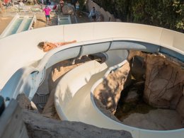 Camping Pas Cher vous présente avec son site Officiel campingpascher.fr, le Camping Sènia Tucan classé 4 étoiles, situé sur la commune de Lloret Del Mar dans le département Gérone (Catalogne) en Espagne. Le camping Sènia Tucan, vous présente un hébergement de type mobil-home de 24 m² avec climatisation. Le camping Sènia Tucan vous proposeun séjour PAS CHER avec une REMISEdu sam. 25 avril au sam. 02 mai 2026, en promotion à -50% pour 7 nuits à 259 € au lieu de 518,0 € soit une Économie de 259 €. Cette location propose 147 dates différentes pour réserver votre séjour. Découvrez également les 8 autres gammes d'hébergements du camping. Les Avis clients pour le Camping Sènia Tucan sont de 7 sur 10. Parc aquatique, Piscine extérieure, Animations familiales, Club enfants, Aire de jeux enfants, Baby-foot, Canoë-kayak, Centre équestre, Court de tennis, Golf, Ping-pong, Piscine, Pétanque, Salle de fitness, Terrain de beach-volley, Terrain de football, Terrain multisports, Trampoline, Bar, Dépôt de pain, Pizzeria, Restaurant, Snack/Bar,... En savoir plus : cliquez-ICI.