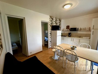 Cliquez pour découvrir toutes les photos de l'HÉBERGEMENT ! chalet - Le Cottage Boisé photo 3