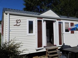 Camping Pas Cher vous présente avec son site Officiel campingpascher.fr, le Camping Le Tivoli classé 3 étoiles, situé sur la commune de Mende dans le département Lozere (Languedoc Roussillon) en France. Le camping Le Tivoli, vous présente un hébergement de type mobil-home de 24 m². Le camping Le Tivoli vous propose du sam. 09 mai au sam. 16 mai 2026 pour 7 nuits à 385€. Cette location propose 46 dates différentes pour réserver votre séjour. Découvrez également les 5 autres gammes d'hébergements du camping. Les Avis clients pour le Camping Le Tivoli sont excellents avec une note moyenne de 8 sur 10. Piscine chauffée, Piscine extérieure, Aire de jeux enfants, Canoë-kayak, Court de tennis, Pétanque, Dépôt de pain,... En savoir plus : cliquez-ICI.