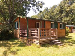 Camping Pas Cher vous présente avec son site Officiel campingpascher.fr, le Camping OAKi classé 3 étoiles, situé sur la commune de Mesnard La Barotiere dans le département Vendée (Pays De La Loire) en France. Le camping OAKi vous propose un hébergement de type chalet de 30 m² (télévision). L'établissement vous propose 8 autres types d'hébergements. Découvrez tous nos séjours à petits prix dans la commune et aux alentours de Mesnard La Barotiere du département : Vendée (Pays De La Loire). Les Avis clients pour le Camping OAKi sont excellents avec une note moyenne de 8 sur 10. Lac, Aire de jeux enfants, Canoë-kayak, Cyclisme, Ping-pong, Pétanque, Randonnée, Bureau de tabac, Dépôt de pain, Supermarché,... En savoir plus : cliquez-ICI.