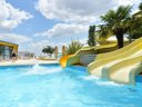 Camping Pas Cher vous présente avec son site Officiel campingpascher.fr, le Camping Domaine Des Guifettes classé 3 étoiles, situé sur la commune de Lucon dans le département Vendée (Pays De La Loire) en France. Le camping Domaine Des Guifettes vous propose un hébergement de type mobil-home de 28 m² pour 6 personnes (télévision). L'établissement vous propose 5 autres types d'hébergements. Découvrez tous nos séjours à petits prix dans la commune et aux alentours de Lucon du département : Vendée (Pays De La Loire). Les Avis clients pour le Camping Domaine Des Guifettes sont excellents avec une note moyenne de 8 sur 10. Piscine couverte, Piscine extérieure, Animations familiales, Club enfants, Aire de jeux enfants, Court de tennis, Cyclisme, Ping-pong, Pétanque, Structure gonflable enfants, Terrain multisports, Bar, Dépôt de pain, Snack/Bar, Supermarché, Épicerie,... En savoir plus : cliquez-ICI.