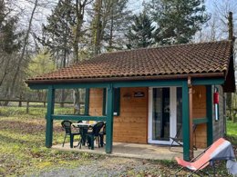 Camping Pas Cher vous présente avec son site Officiel campingpascher.fr, le Camping Relais Du Léman Pausado classé 3 étoiles, situé sur la commune de Messery dans le département Haute-savoie (Rhône Alpes) en France. Le camping Relais Du Léman Pausado, vous présente un hébergement de type chalet de 28 m² pour 4 personnes et télévision. Le camping Relais Du Léman Pausado vous propose du dimanche 27 septembre au dimanche 04 octobre 2026, en promotion à -20% pour 7 nuits à 320 € au lieu de 400,0 € soit une Économie de 80 €. Cette location propose 154 dates différentes pour réserver votre séjour. Découvrez également les 14 autres gammes d'hébergements du camping. Les Avis clients pour le Camping Relais Du Léman Pausado sont excellents avec une note moyenne de 8 sur 10. Piscine chauffée, Piscine extérieure, Animation enfants, Animations familiales, Club enfants, Aire de jeux enfants, Cyclisme, Ping-pong, Pétanque, Randonnée, Terrain multisports, Bar, Dépôt de pain, Restaurant, Épicerie,... En savoir plus : cliquez-ICI.