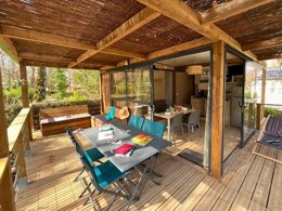 Camping Pas Cher vous présente avec son site Officiel campingpascher.fr, le Camping Relais Du Léman Pausado classé 3 étoiles, situé sur la commune de Messery dans le département Haute-savoie (Rhône Alpes) en France. Le camping Relais Du Léman Pausado, vous présente un hébergement de type chalet de 28 m² pour 4 personnes. Le camping Relais Du Léman Pausado vous propose du jeudi 30 avril au jeudi 07 mai 2026 pour 7 nuits à 399€. Cette location propose 125 dates différentes pour réserver votre séjour. Découvrez également les 15 autres gammes d'hébergements du camping. Les Avis clients pour le Camping Relais Du Léman Pausado sont excellents avec une note moyenne de 8 sur 10. Piscine chauffée, Piscine extérieure, Animation enfants, Animations familiales, Club enfants, Aire de jeux enfants, Cyclisme, Ping-pong, Pétanque, Randonnée, Terrain multisports, Bar, Dépôt de pain, Restaurant, Épicerie,... En savoir plus : cliquez-ICI.