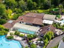 Camping Pas Cher vous présente avec son site Officiel campingpascher.fr, le Camping Village Tropical Sen-Yan classé 5 étoiles, situé sur la commune de Mezos dans le département Landes (Aquitaine) en France. Le camping Village Tropical Sen-Yan vous propose un hébergement de type mobil-home de 32 m² pour 6 personnes avec climatisation (télévision). L'établissement vous propose 19 autres types d'hébergements. Découvrez tous nos séjours à petits prix dans la commune et aux alentours de Mezos du département : Landes (Aquitaine). Les Avis clients pour le Camping Village Tropical Sen-Yan sont de 7 sur 10. Lagon, Parc aquatique, Piscine couverte, Piscine extérieure, Animations familiales, Club ados, Club enfants, Aire de jeux enfants, Canoë-kayak, Centre équestre, Cyclisme, Golf, Ping-pong, Plongée, Pétanque, Surf, Terrain de beach-volley, Terrain multisports, Bar, Dépôt de pain, Pizzeria, Plats à emporter, Restaurant, Snack/Bar, Épicerie,... En savoir plus : cliquez-ICI.