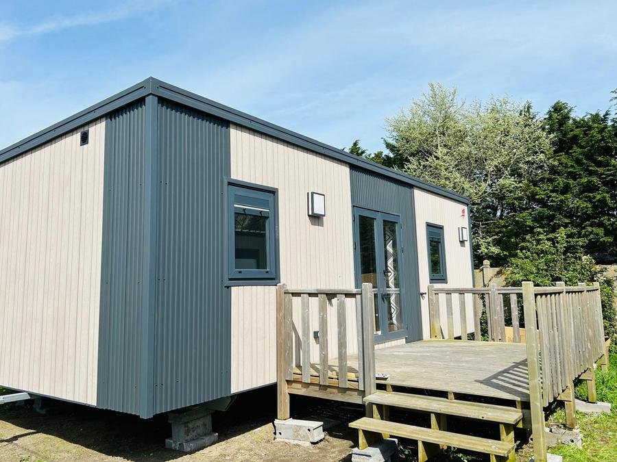 Camping Pas Cher vous présente avec son site Officiel campingpascher.fr, le Camping De La Plage classé 4 étoiles, situé sur la commune de Marck dans le département Pas-de-calais (Nord Pas De Calais) en France. Le camping De La Plage vous propose un hébergement de type mobil-home pour 2 personnes (télévision). L'établissement vous propose 7 autres types d'hébergements. Découvrez tous nos séjours à petits prix dans la commune et aux alentours de Marck du département : Pas-de-calais (Nord Pas De Calais). Les Avis clients pour le Camping De La Plage sont excellents avec une note moyenne de 8 sur 10. MerÉtang, Piscine chauffée, Piscine extérieure, Animations familiales, Aire de jeux enfants, Centre équestre, Ping-pong, Piscine, Pétanque, Bar, Brasserie, Dépôt de pain, Épicerie,... En savoir plus : cliquez-ICI.