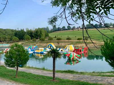 Cliquez pour découvrir toutes les photos de l'ÉTABLISSEMENT ! camping Les Hameaux Des Lacs photo 26
