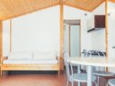 Cliquez pour découvrir toutes les photos de l'HÉBERGEMENT ! chalet - camping Les Hameaux Des Lacs photo 5