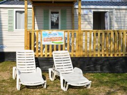 Camping Pas Cher vous présente avec son site Officiel campingpascher.fr, le Camping Free Beach classé 3 étoiles, situé sur la commune de Marina Di Bibbona dans le département Livourne (Toscane) en Italie. Le camping Free Beach, vous présente un hébergement de type mobil-home. Le camping Free Beach vous proposeun séjour PAS CHER avec une REMISEdu sam. 12 septembre au sam. 19 septembre 2026, en promotion à -42% pour 7 nuits à 316 € au lieu de 553,0 € soit une Économie de 237 €. Cette location propose 21 dates différentes pour réserver votre séjour. Découvrez également les 1 autres gammes d'hébergements du camping. Les Avis clients pour le Camping Free Beach sont de 6 sur 10. LacMer, Piscine extérieure, Animations familiales, Club enfants, Aire de jeux enfants, Cyclisme, Ping-pong, Pétanque, Randonnée, Surf, Terrain de football, Terrain de volley-ball, kiteSurf, Bar, Bureau de tabac, Dépôt de pain, Pizzeria, Plats à emporter, Restaurant, Supermarché, Épicerie,... En savoir plus : cliquez-ICI.