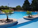 Camping Pas Cher vous présente avec son site Officiel campingpascher.fr, le Camping Parc De Loisirs Le Faillal classé 3 étoiles, situé sur la commune de Montpezat De Quercy dans le département Tarn-et-garonne (Midi Pyrénées) en France. Le camping Parc De Loisirs Le Faillal vous propose un hébergement de type mobil-home de 35 m² (télévision). L'établissement vous propose 3 autres types d'hébergements. Découvrez tous nos séjours à petits prix dans la commune et aux alentours de Montpezat De Quercy du département : Tarn-et-garonne (Midi Pyrénées). Les Avis clients pour le Camping Parc De Loisirs Le Faillal sont excellents avec une note moyenne de 8 sur 10. Piscine extérieure, Animation enfants, Animations familiales, Aire de jeux enfants, Canoë-kayak, Court de tennis, Pédalo, Pétanque, Terrain multisports, Bar, Dépôt de pain, Pizzeria, Plats à emporter, Snack/Bar, Épicerie,... En savoir plus : cliquez-ICI.