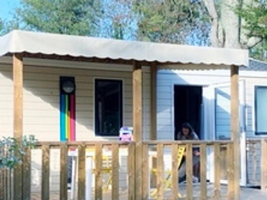 Camping Pas Cher vous présente avec son site Officiel campingpascher.fr, le Camping La Cigaline classé 3 étoiles, situé sur la commune de Montpon Menesterol dans le département Dordogne (Aquitaine) en France. Le camping La Cigaline, vous présente un hébergement de type mobil-home de 27 m² et télévision. Le camping La Cigaline vous propose du vendredi 18 septembre au vendredi 25 septembre 2026 pour 7 nuits à 330€. Cette location propose 68 dates différentes pour réserver votre séjour. Découvrez également les 15 autres gammes d'hébergements du camping. Les Avis clients pour le Camping La Cigaline sont excellents avec une note moyenne de 9 sur 10. Piscine chauffée, Piscine extérieure, Animations familiales, Club enfants, Aire de jeux enfants, Baby-foot, Pétanque, Randonnée, Trampoline, Bar, Dépôt de pain, Snack/Bar,... En savoir plus : cliquez-ICI.