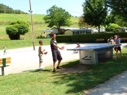 Camping Pas Cher vous présente avec son site Officiel campingpascher.fr, le Camping La Grivelière classé 4 étoiles, situé sur la commune de Montrigaud dans le département Drome (Rhône Alpes) en France. Le camping La Grivelière vous propose un hébergement de type chalet de 35 m². L'établissement vous propose 6 autres types d'hébergements. Découvrez tous nos séjours à petits prix dans la commune et aux alentours de Montrigaud du département : Drome (Rhône Alpes). Les Avis clients pour le Camping La Grivelière sont excellents avec une note moyenne de 8 sur 10. Parc aquatique, Piscine chauffée, Piscine extérieure, Aire de jeux enfants, Baby-foot, Centre équestre, Cyclisme, Ping-pong, Piscine, Planche à voile, Pédalo, Pétanque, Randonnée, Terrain de beach-volley, Trampoline, Bar, Boulangerie, Dépôt de pain, Pizzeria, Snack/Bar, Épicerie,... En savoir plus : cliquez-ICI.