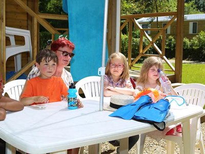 Cliquez pour découvrir toutes les photos de l'HÉBERGEMENT ! mobil-home - Paradis Val De Trie photo 2