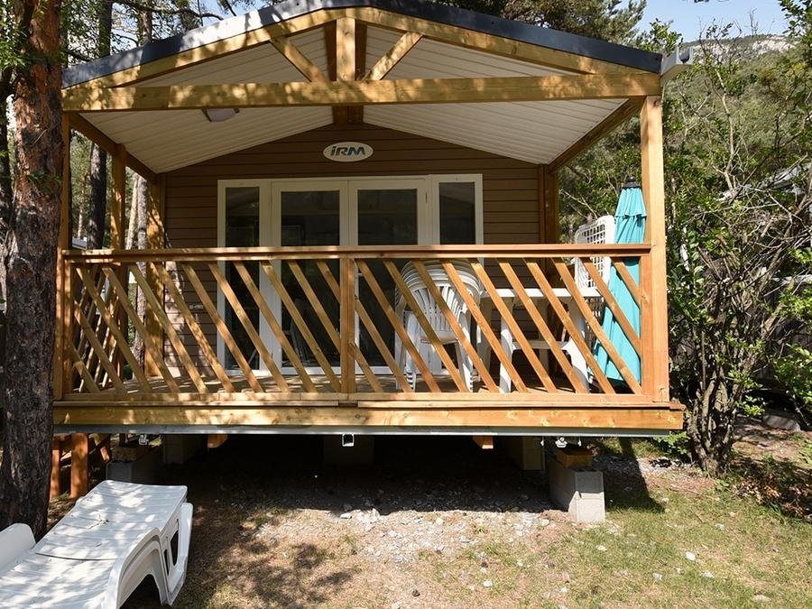 Camping Pas Cher vous présente avec son site Officiel campingpascher.fr, le Camping Domaine De L'Ubaye classé 5 étoiles, situé sur la commune de Meolans Revel dans le département Alpes-de-haute-provence (Provence Alpes Côte D'azur) en France. Le camping Domaine De L'Ubaye, vous présente un hébergement de type mobil-home de 32 m² avec climatisation et télévision. Le camping Domaine De L'Ubaye vous propose du sam. 06 juin au sam. 13 juin 2026 pour 7 nuits à 525€. Cette location propose 43 dates différentes pour réserver votre séjour. Découvrez également les 14 autres gammes d'hébergements du camping. Les Avis clients pour le Camping Domaine De L'Ubaye sont excellents avec une note moyenne de 8 sur 10. Rivière, Piscine chauffée, Piscine extérieure, Animation enfants, Aire de jeux enfants, Baby-foot, Canoë-kayak, Centre équestre, Court de tennis, Parcours sportif, Ping-pong, Pétanque, Randonnée, Salle de jeux vidéo, Terrain de basketball, Terrain de football, Terrain de volley-ball, Bar, Dépôt de pain, Plats à emporter, Restaurant, Snack/Bar, Supermarché, Épicerie,... En savoir plus : cliquez-ICI.