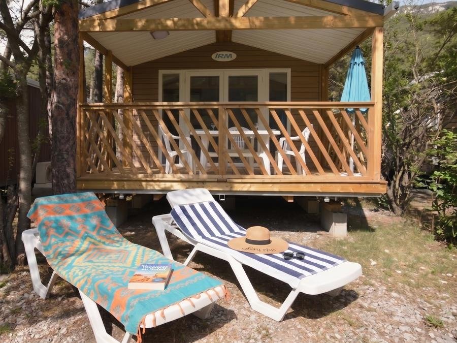 Camping Pas Cher vous présente avec son site Officiel campingpascher.fr, le Camping Domaine De L'Ubaye classé 5 étoiles, situé sur la commune de Meolans Revel dans le département Alpes-de-haute-provence (Provence Alpes Côte D'azur) en France. Le camping Domaine De L'Ubaye, vous présente un hébergement de type mobil-home de 32 m² avec climatisation et télévision. Le camping Domaine De L'Ubaye vous proposeun séjour PAS CHER avec une REMISEdu sam. 06 juin au sam. 13 juin 2026, en promotion à -52% pour 7 nuits à 249 € au lieu de 525,0 € soit une Économie de 276 €. Cette location propose 8 dates différentes pour réserver votre séjour. Découvrez également les 14 autres gammes d'hébergements du camping. Les Avis clients pour le Camping Domaine De L'Ubaye sont excellents avec une note moyenne de 8 sur 10. Rivière, Piscine chauffée, Piscine extérieure, Animation enfants, Aire de jeux enfants, Baby-foot, Canoë-kayak, Centre équestre, Court de tennis, Parcours sportif, Ping-pong, Pétanque, Randonnée, Salle de jeux vidéo, Terrain de basketball, Terrain de football, Terrain de volley-ball, Bar, Dépôt de pain, Plats à emporter, Restaurant, Snack/Bar, Supermarché, Épicerie,... En savoir plus : cliquez-ICI.