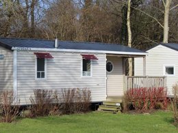 Camping Pas Cher vous présente avec son site Officiel campingpascher.fr, le Camping Flower Le Rompval classé 3 étoiles, situé sur la commune de Mers Les Bains dans le département Somme (Picardie) en France. Le camping Flower Le Rompval, vous présente un hébergement de type mobil-home de 27 m² et télévision. Le camping Flower Le Rompval vous propose du sam. 19 septembre au sam. 26 septembre 2026 pour 7 nuits à 336€. Cette location propose 132 dates différentes pour réserver votre séjour. Découvrez également les 16 autres gammes d'hébergements du camping. Les Avis clients pour le Camping Flower Le Rompval sont excellents avec une note moyenne de 8 sur 10. MerRivièreÉtang, Piscine chauffée, Piscine couverte, Animations familiales, Club enfants, Aire de jeux enfants, Canoë-kayak, Centre équestre, Location de bateaux, Ping-pong, Piscine, Pétanque, Randonnée, Structure gonflable enfants, Terrain multisports, Voile, Bar, Dépôt de pain, Pizzeria, Plats à emporter, Restaurant, Snack/Bar, Supermarché, Épicerie,... En savoir plus : cliquez-ICI.