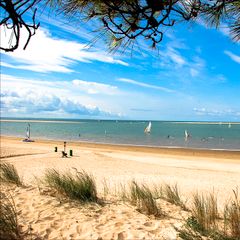 Camping Pas Cher vous présente avec son site Officiel campingpascher.fr, le Établissement Le Valerick, situé sur la commune de Saint Sornin dans le département Charente-maritime (Poitou-charentes) en France. L'établissement Le Valerick vous propose un hébergement de type mobilhome de 27 m². L'établissement vous propose 5 autres types d'hébergements. Découvrez tous nos séjours à petits prix dans la commune et aux alentours de Saint Sornin du département : Charente-maritime (Poitou-charentes).... En savoir plus : cliquez-ICI.