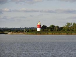 Camping Pas Cher vous présente avec son site Officiel campingpascher.fr, le Camping Nantes Camping classé 5 étoiles, situé sur la commune de Nantes dans le département Loire-atlantique (Pays De La Loire) en France. Le camping Nantes Camping, vous présente un hébergement de type chalet de 46 m² et télévision. Le camping Nantes Camping vous propose du vendredi 06 mars au vendredi 13 mars 2026, en promotion à -20% pour 7 nuits à 654,40 € au lieu de 818,0 € soit une Économie de 163,60 €. Cette location propose 227 dates différentes pour réserver votre séjour. Découvrez également les 18 autres gammes d'hébergements du camping. Les Avis clients pour le Camping Nantes Camping sont excellents avec une note moyenne de 8 sur 10. Piscine couverte, Piscine extérieure, Animations familiales, Aire de jeux enfants, Ping-pong, Pétanque, Dépôt de pain, Pizzeria, Plats à emporter, Restaurant, Épicerie,... En savoir plus : cliquez-ICI.