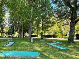 Camping Pas Cher vous présente avec son site Officiel campingpascher.fr, le Camping Flower Saint Lambert classé 3 étoiles, situé sur la commune de Millau dans le département Aveyron (Midi Pyrénées) en France. Le camping Flower Saint Lambert, vous présente un hébergement de type mobil-home de 26 m². Le camping Flower Saint Lambert vous propose du mardi 26 mai au mardi 02 juin 2026 pour 7 nuits à 329€. Cette location propose 101 dates différentes pour réserver votre séjour. Découvrez également les 11 autres gammes d'hébergements du camping. Les Avis clients pour le Camping Flower Saint Lambert sont excellents avec une note moyenne de 8 sur 10. Piscine chauffée, Piscine extérieure, Animations familiales, Club enfants, Aire de jeux enfants, Baby-foot, Canoë-kayak, Court de tennis, Ping-pong, Piscine, Pétanque, Randonnée, Salle de jeux vidéo, Terrain de football, Plats à emporter, Snack/Bar, Épicerie,... En savoir plus : cliquez-ICI.