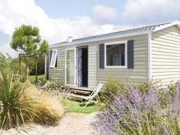 Camping Pas Cher vous présente avec son site Officiel campingpascher.fr, le Camping Flower Saint Lambert classé 3 étoiles, situé sur la commune de Millau dans le département Aveyron (Midi Pyrénées) en France. Le camping Flower Saint Lambert, vous présente un hébergement de type mobil-home de 30 m². Le camping Flower Saint Lambert vous propose du mardi 26 mai au mardi 02 juin 2026 pour 7 nuits à 371€. Cette location propose 101 dates différentes pour réserver votre séjour. Découvrez également les 11 autres gammes d'hébergements du camping. Les Avis clients pour le Camping Flower Saint Lambert sont excellents avec une note moyenne de 8 sur 10. Piscine chauffée, Piscine extérieure, Animations familiales, Club enfants, Aire de jeux enfants, Baby-foot, Canoë-kayak, Court de tennis, Ping-pong, Piscine, Pétanque, Randonnée, Salle de jeux vidéo, Terrain de football, Plats à emporter, Snack/Bar, Épicerie,... En savoir plus : cliquez-ICI.