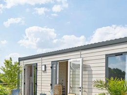 Camping Pas Cher vous présente avec son site Officiel campingpascher.fr, le Camping Flower Saint Lambert classé 3 étoiles, situé sur la commune de Millau dans le département Aveyron (Midi Pyrénées) en France. Le camping Flower Saint Lambert, vous présente un hébergement de type mobil-home de 34 m² et télévision. Le camping Flower Saint Lambert vous propose du mardi 26 mai au mardi 02 juin 2026 pour 7 nuits à 441€. Cette location propose 101 dates différentes pour réserver votre séjour. Découvrez également les 11 autres gammes d'hébergements du camping. Les Avis clients pour le Camping Flower Saint Lambert sont excellents avec une note moyenne de 8 sur 10. Piscine chauffée, Piscine extérieure, Animations familiales, Club enfants, Aire de jeux enfants, Baby-foot, Canoë-kayak, Court de tennis, Ping-pong, Piscine, Pétanque, Randonnée, Salle de jeux vidéo, Terrain de football, Plats à emporter, Snack/Bar, Épicerie,... En savoir plus : cliquez-ICI.