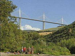 Camping Pas Cher vous présente avec son site Officiel campingpascher.fr, le Camping Les Erables classé 3 étoiles, situé sur la commune de Millau dans le département Aveyron (Midi Pyrénées) en France. Le camping Les Erables, vous présente un hébergement de type tente de 32 m² et télévision. Le camping Les Erables vous propose du mercredi 01 avril au mercredi 08 avril 2026 pour 7 nuits à 200€. Cette location propose 84 dates différentes pour réserver votre séjour. Découvrez également les 2 autres gammes d'hébergements du camping. Les Avis clients pour le Camping Les Erables sont excellents avec une note moyenne de 8 sur 10. Piscine chauffée, Piscine extérieure, Aire de jeux enfants, Baby-foot, Canoë-kayak, Escalade, Piscine, Randonnée, Bar, Dépôt de pain, Snack/Bar, Supermarché, Épicerie,... En savoir plus : cliquez-ICI.