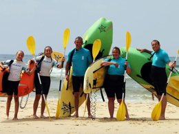 Camping Pas Cher vous présente avec son site Officiel campingpascher.fr, le Camping Siblu De La Plage Mimizan Funpass Inclus classé 4 étoiles, situé sur la commune de Mimizan dans le département Landes (Aquitaine) en France. Le camping Siblu De La Plage Mimizan Funpass Inclus vous propose un hébergement de type mobil-home pour 6 personnes. L'établissement vous propose 7 autres types d'hébergements. Découvrez tous nos séjours à petits prix dans la commune et aux alentours de Mimizan du département : Landes (Aquitaine). Les Avis clients pour le Camping Siblu De La Plage Mimizan Funpass Inclus sont excellents avec une note moyenne de 8 sur 10. Parc aquatique, Piscine couverte, Piscine extérieure, Animations familiales, Club ados, Club enfants, Aire de jeux enfants, Canoë-kayak, Centre équestre, Cyclisme, Escalade, Ping-pong, Plongée, Pétanque, Salle de fitness, Surf, Terrain de basketball, Terrain multisports, Bar, Dépôt de pain, Plats à emporter, Restaurant, Snack/Bar, Station-service, Supermarché, Épicerie,... En savoir plus : cliquez-ICI.