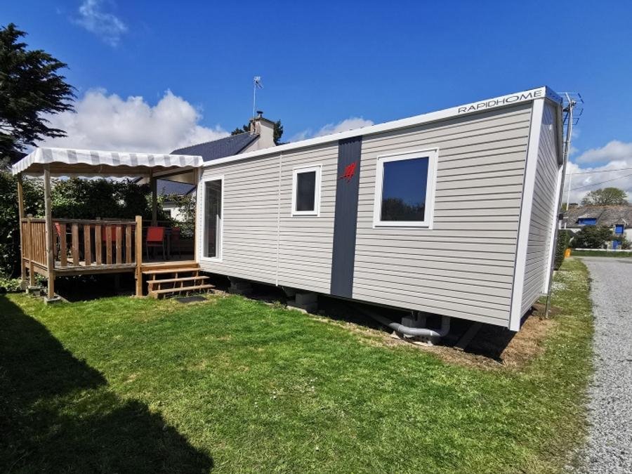 Camping Pas Cher vous présente avec son site Officiel campingpascher.fr, le Camping Et Parc Les Goelands classé 3 étoiles, situé sur la commune de Ambon dans le département Morbihan (Bretagne) en France. Le camping Et Parc Les Goelands vous propose un hébergement de type mobil-home de 30 m² pour 6 personnes. L'établissement vous propose 8 autres types d'hébergements. Découvrez tous nos séjours à petits prix dans la commune et aux alentours de Ambon du département : Morbihan (Bretagne). Les Avis clients pour le Camping Et Parc Les Goelands sont excellents avec une note moyenne de 8 sur 10. Mer, Piscine chauffée, Piscine couverte, Animations familiales, Aire de jeux enfants, Cyclisme, Ping-pong, Planche à voile, Pétanque, Randonnée, Terrain de beach-volley, Terrain multisports, Trampoline, kiteSurf, Bar, Dépôt de pain, Plats à emporter, Restaurant, Snack/Bar, Supermarché,... En savoir plus : cliquez-ICI.