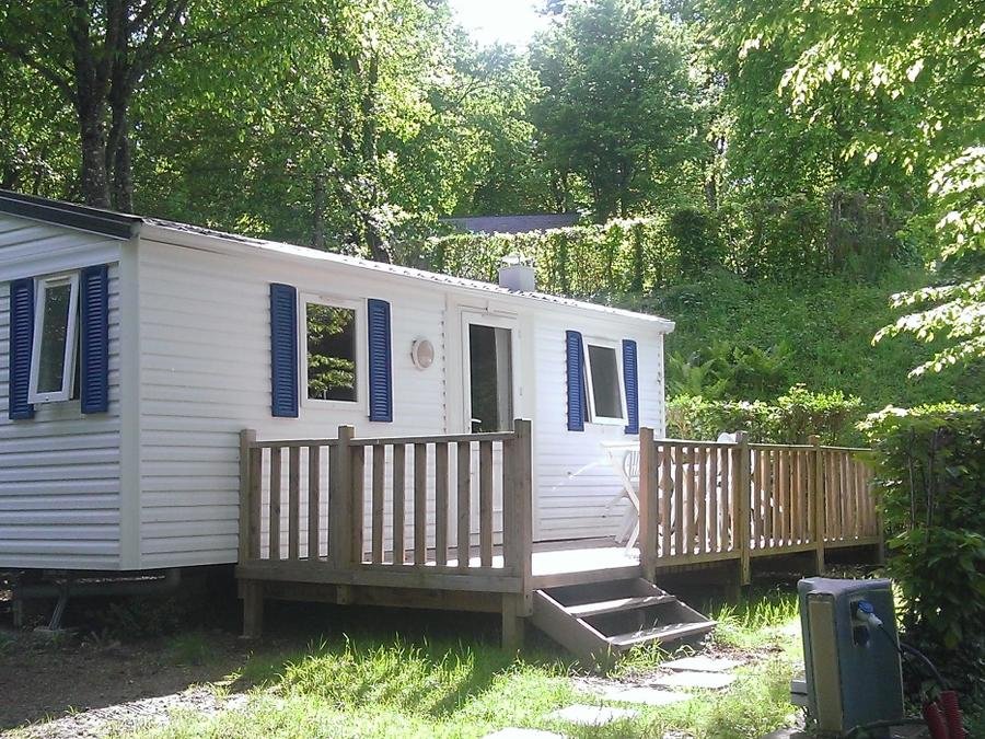 Camping Pas Cher vous présente avec son site Officiel campingpascher.fr, le Camping Le Parc De Vaux classé 3 étoiles, situé sur la commune de Ambrières Les Vallées dans le département Mayenne (Pays De La Loire) en France. Le camping Le Parc De Vaux, vous présente un hébergement de type mobil-home de 32 m² pour 6 personnes. Le camping Le Parc De Vaux vous propose du sam. 04 juillet au sam. 11 juillet 2026 pour 7 nuits à 604€. Cette location propose 3 dates différentes pour réserver votre séjour. Découvrez également les 6 autres gammes d'hébergements du camping. Les Avis clients pour le Camping Le Parc De Vaux sont excellents avec une note moyenne de 9 sur 10. LacRivièreÉtang, Piscine couverte, Piscine extérieure, Animations familiales, Club enfants, Aire de jeux enfants, Canoë-kayak, Centre équestre, Court de tennis, Cyclisme, Ping-pong, Planche à voile, Pédalo, Pétanque, Randonnée, Terrain de badminton, Bar, Plats à emporter, Restaurant asiatique, Supermarché,... En savoir plus : cliquez-ICI.