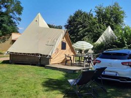 Camping Pas Cher vous présente avec son site Officiel campingpascher.fr, le Camping Au Lac D'Hautibus*** classé 3 étoiles, situé sur la commune de Argentonnay dans le département Deux-sèvres (Poitou Charentes) en France. Le camping Au Lac D'Hautibus***, vous présente un hébergement de type hébergement insolite de 19 m² pour 4 personnes. Le camping Au Lac D'Hautibus*** vous propose du mardi 26 mai au mardi 02 juin 2026, en promotion à -7% pour 7 nuits à 239,94 € au lieu de 258,0 € soit une Économie de 18,06 €. Cette location propose 116 dates différentes pour réserver votre séjour. Découvrez également les 10 autres gammes d'hébergements du camping. Les Avis clients pour le Camping Au Lac D'Hautibus*** sont de 7 sur 10. Piscine chauffée, Piscine extérieure, Animation enfants, Animations familiales, Aire de jeux enfants, Baby-foot, Canoë-kayak, Golf, Ping-pong, Randonnée, Salle de jeux vidéo, Terrain multisports, Bar, Boulangerie, Restaurant, Snack/Bar, Supermarché, Épicerie,... En savoir plus : cliquez-ICI.